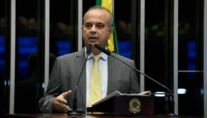 Rogério Marinho Flávio Bolsonaro