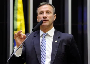 Sanderson critica CNJ