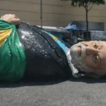 Acadêmicos de Niterói desastre político