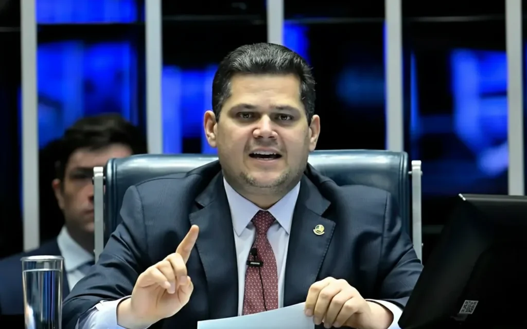 Alcolumbre dados Daniel Vorcaro