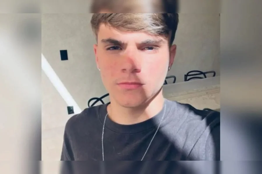 adolescente agredido por piloto