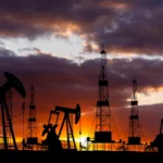 Petróleo Dispara 8% Após Trump Intensificar Retórica Bélica Contra o Irã