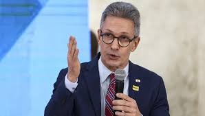 Zema Rejeita Vice de Flávio Bolsonaro e Dispara Críticas ao STF